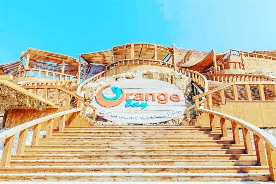 Wycieczka łodzią na wyspę Orange Bay Snorkeling Sporty wodne Lunch Doświadczenie