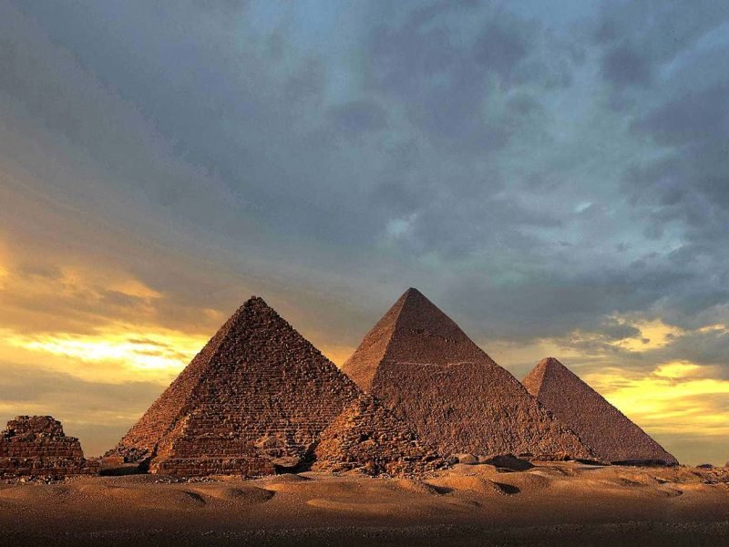 Jednodniowa wycieczka samolotem do Kairu - płaskowyż Giza z piramidami i Sfinksem