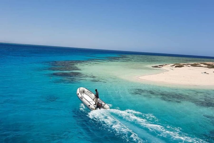 Krystalicznie czyste wody i dziewicze plaże Hamata Island Marsa Alam Trip